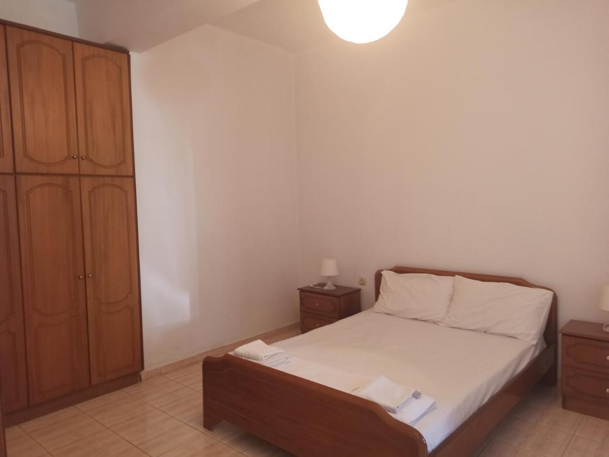 Achilles Apartments Sarandë Esterno foto