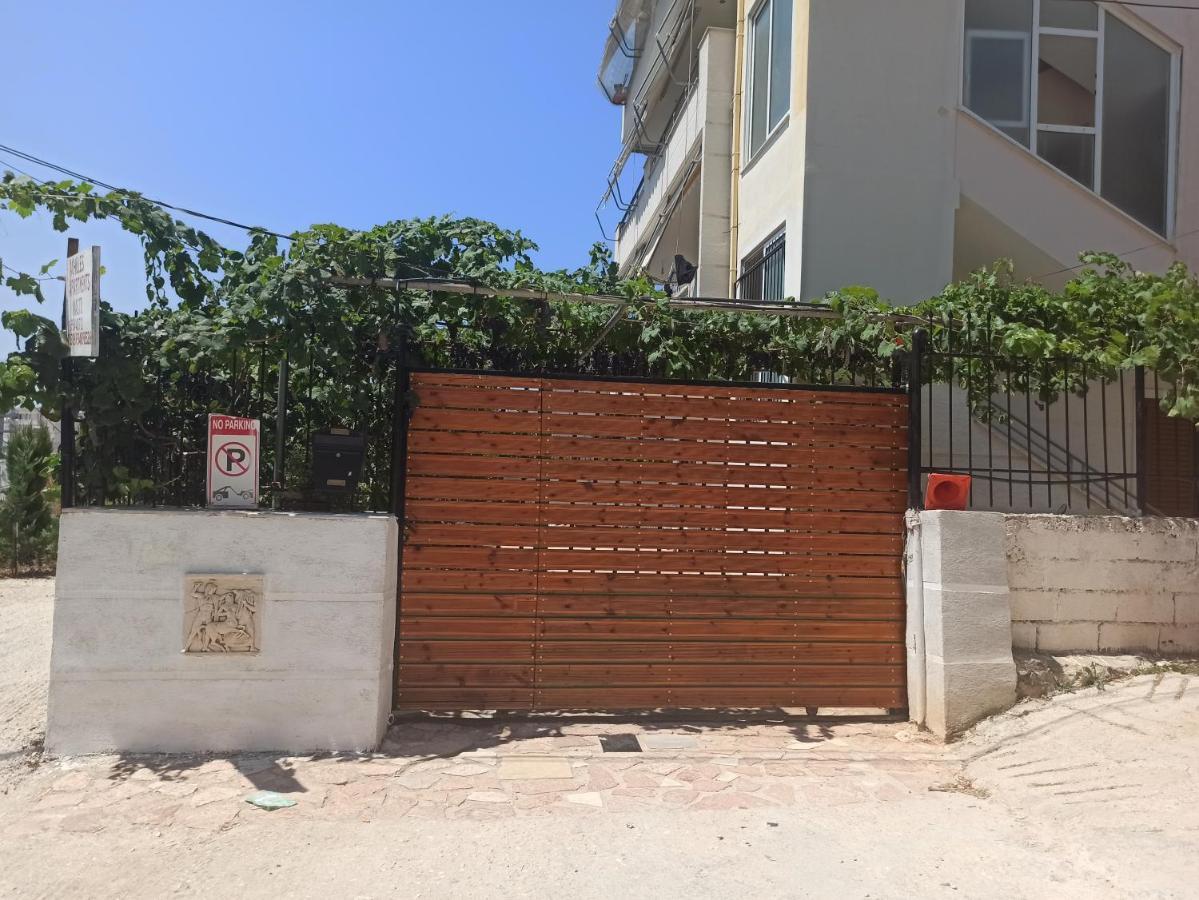 Achilles Apartments Sarandë Esterno foto