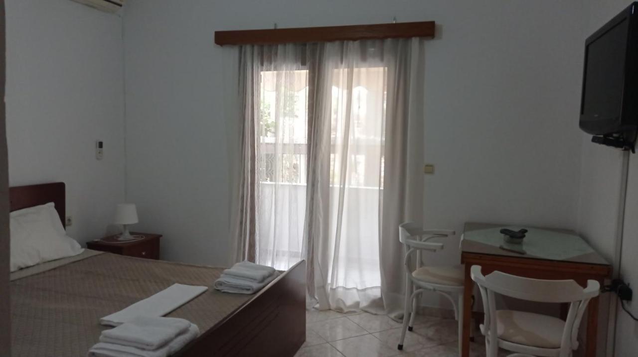 Achilles Apartments Sarandë Esterno foto