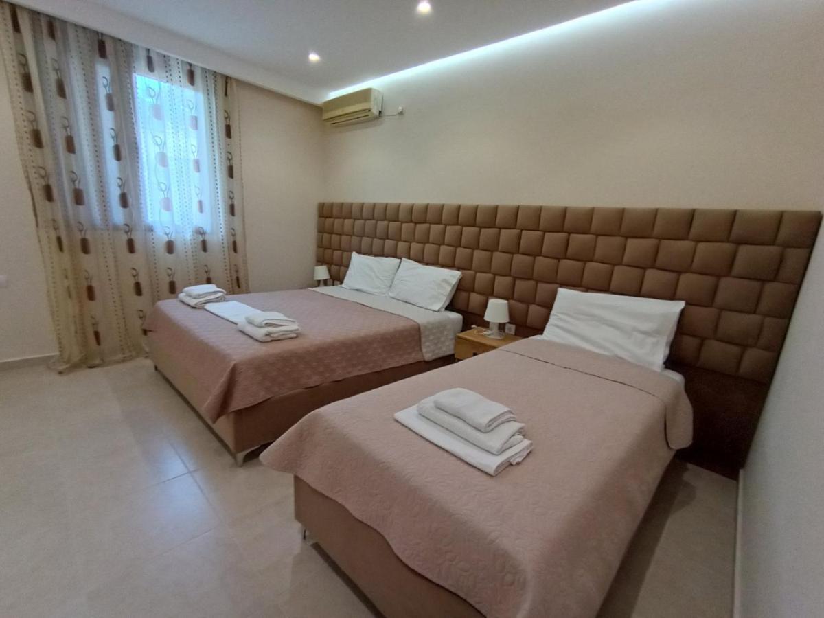 Achilles Apartments Sarandë Esterno foto
