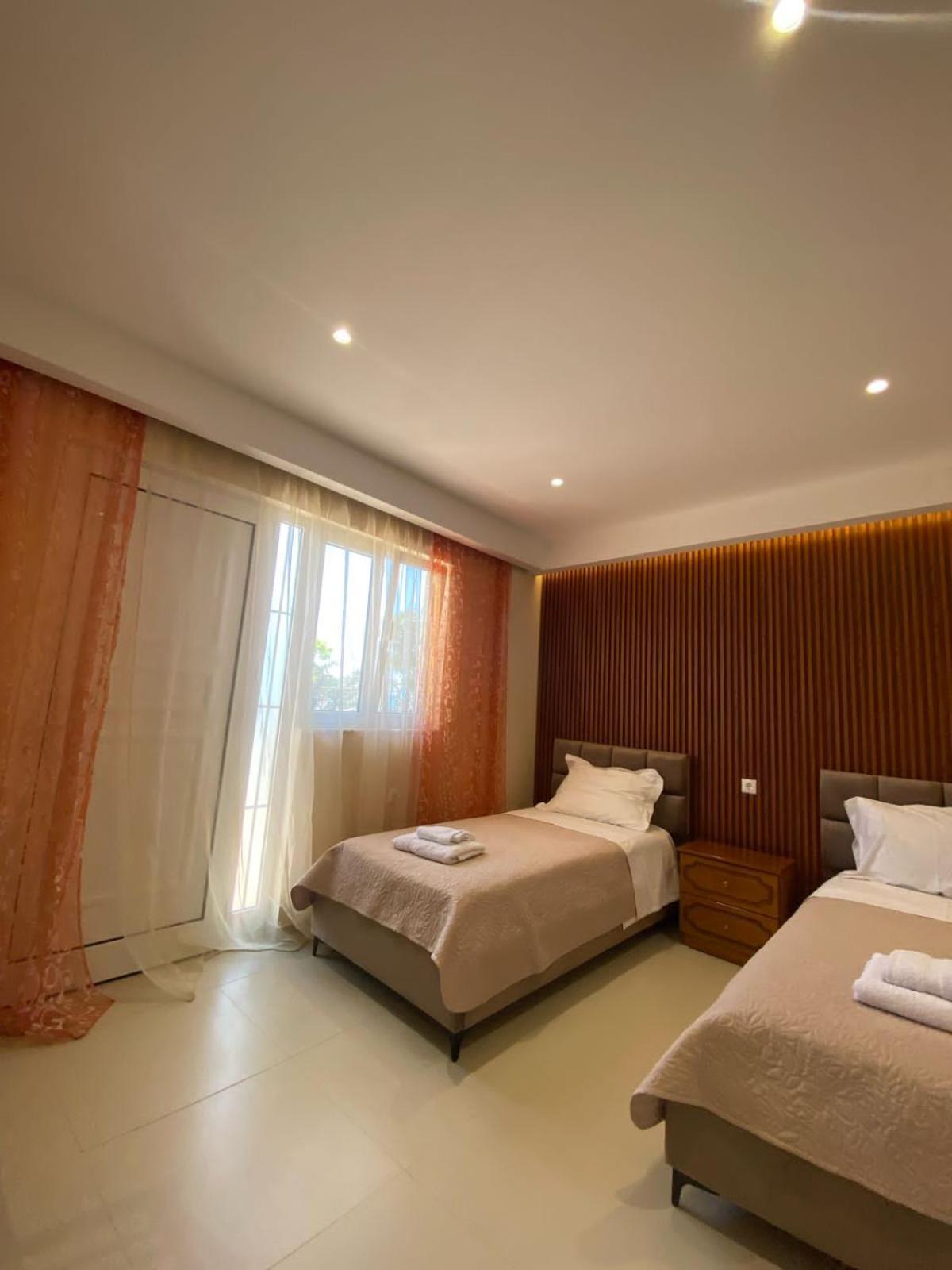 Achilles Apartments Sarandë Esterno foto