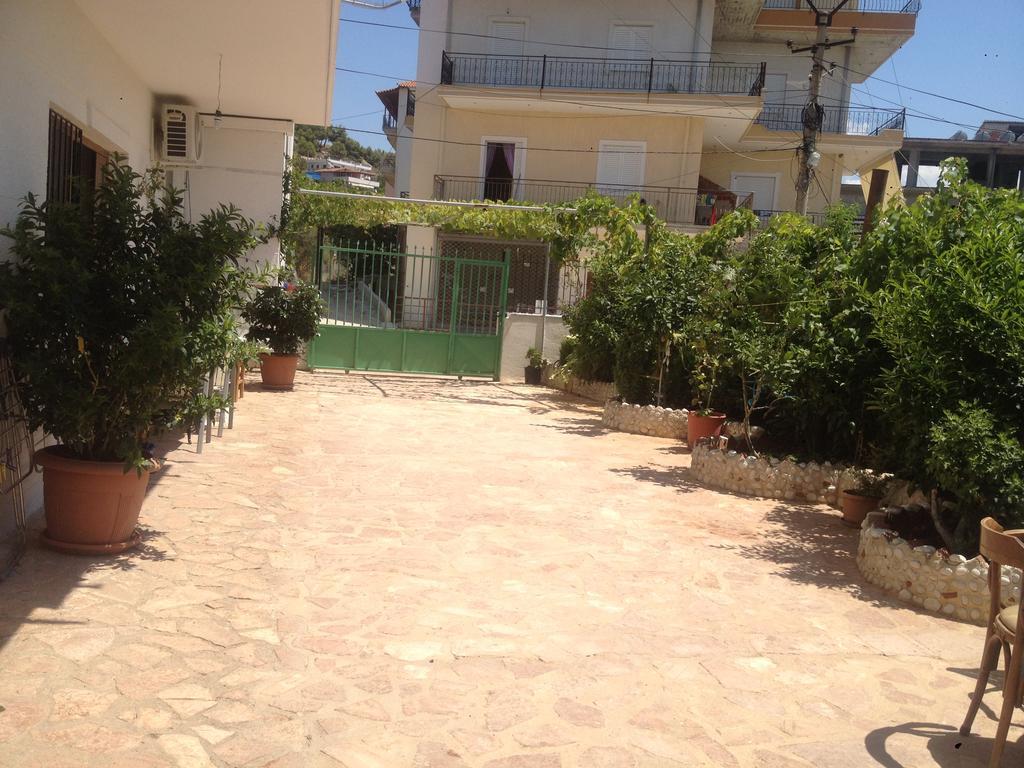Achilles Apartments Sarandë Esterno foto
