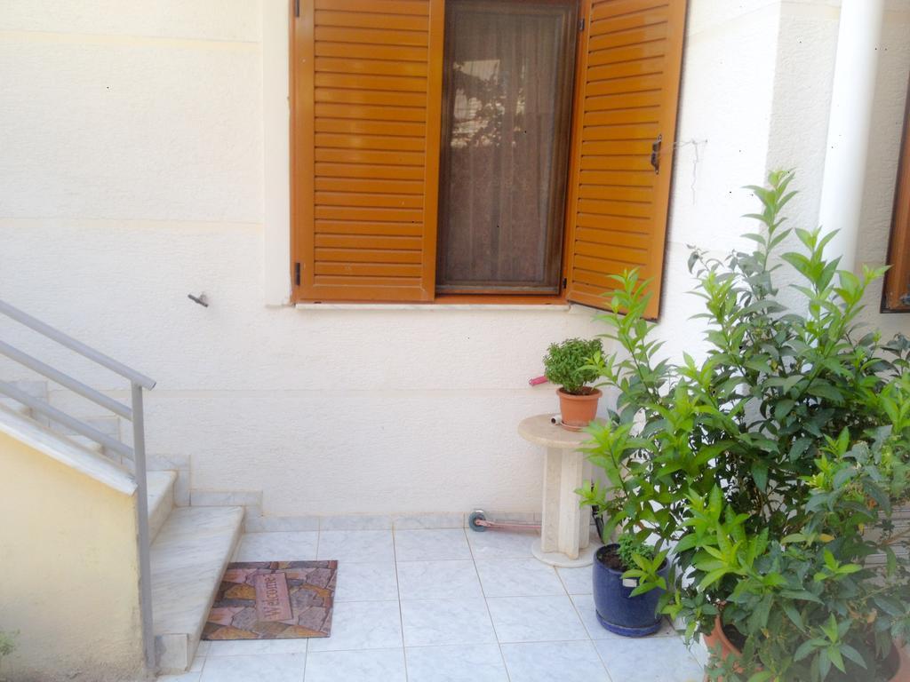 Achilles Apartments Sarandë Esterno foto