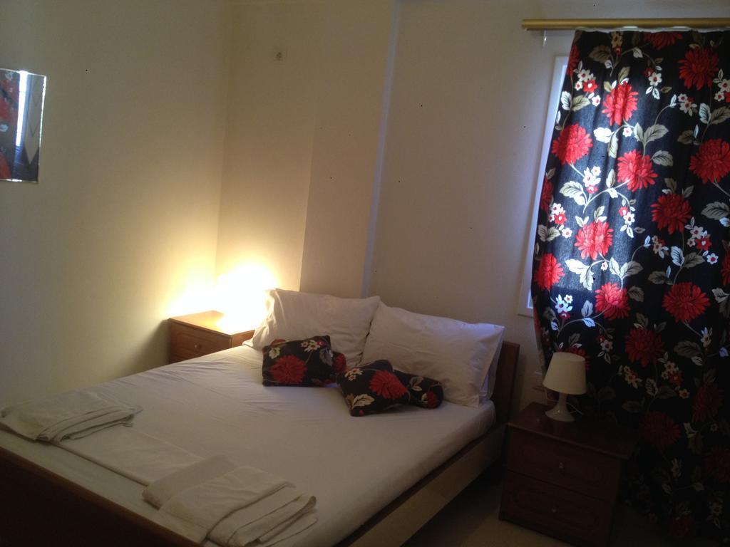 Achilles Apartments Sarandë Esterno foto